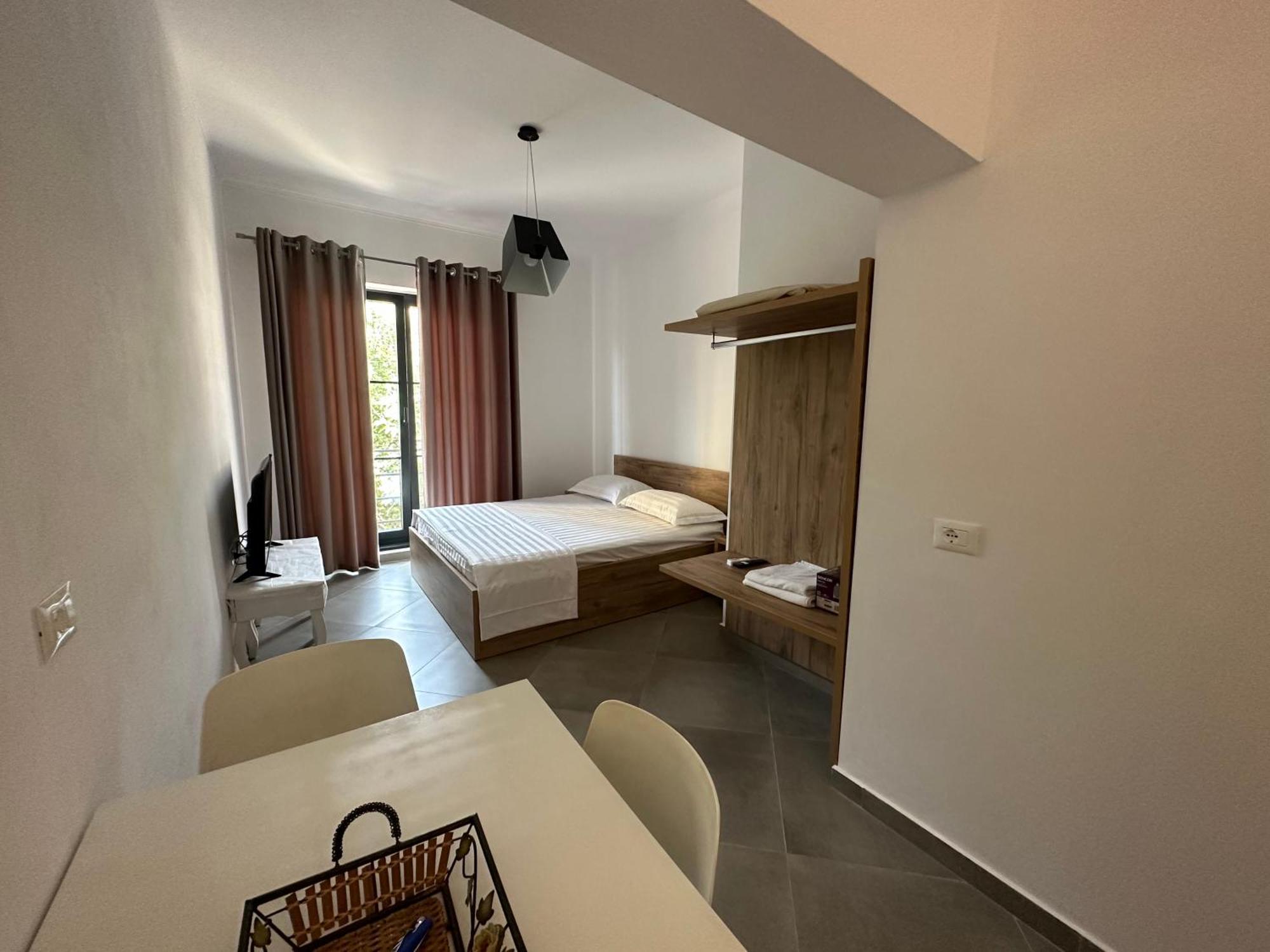 Central Comfort Suites Тирана Экстерьер фото