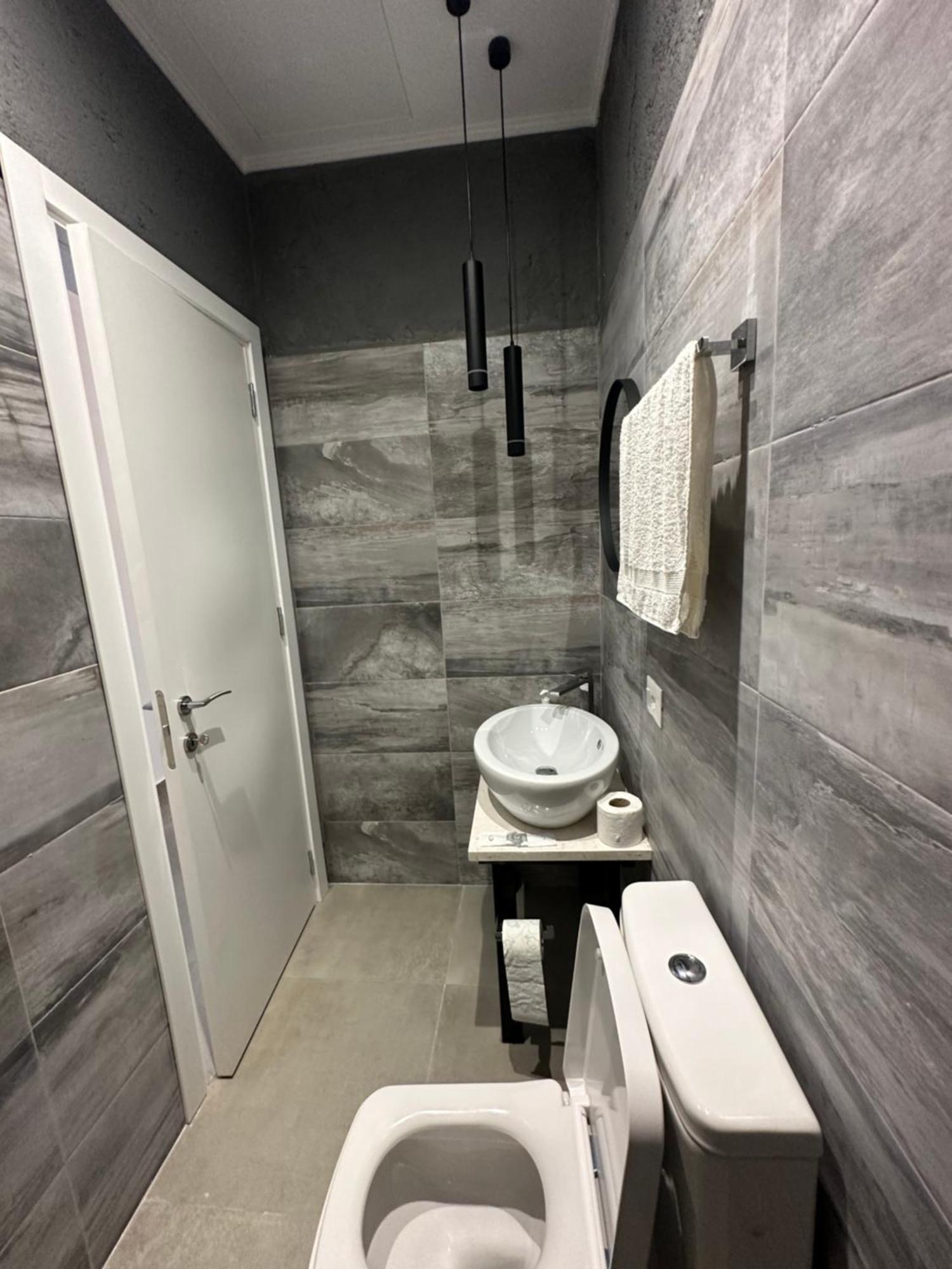 Central Comfort Suites Тирана Экстерьер фото
